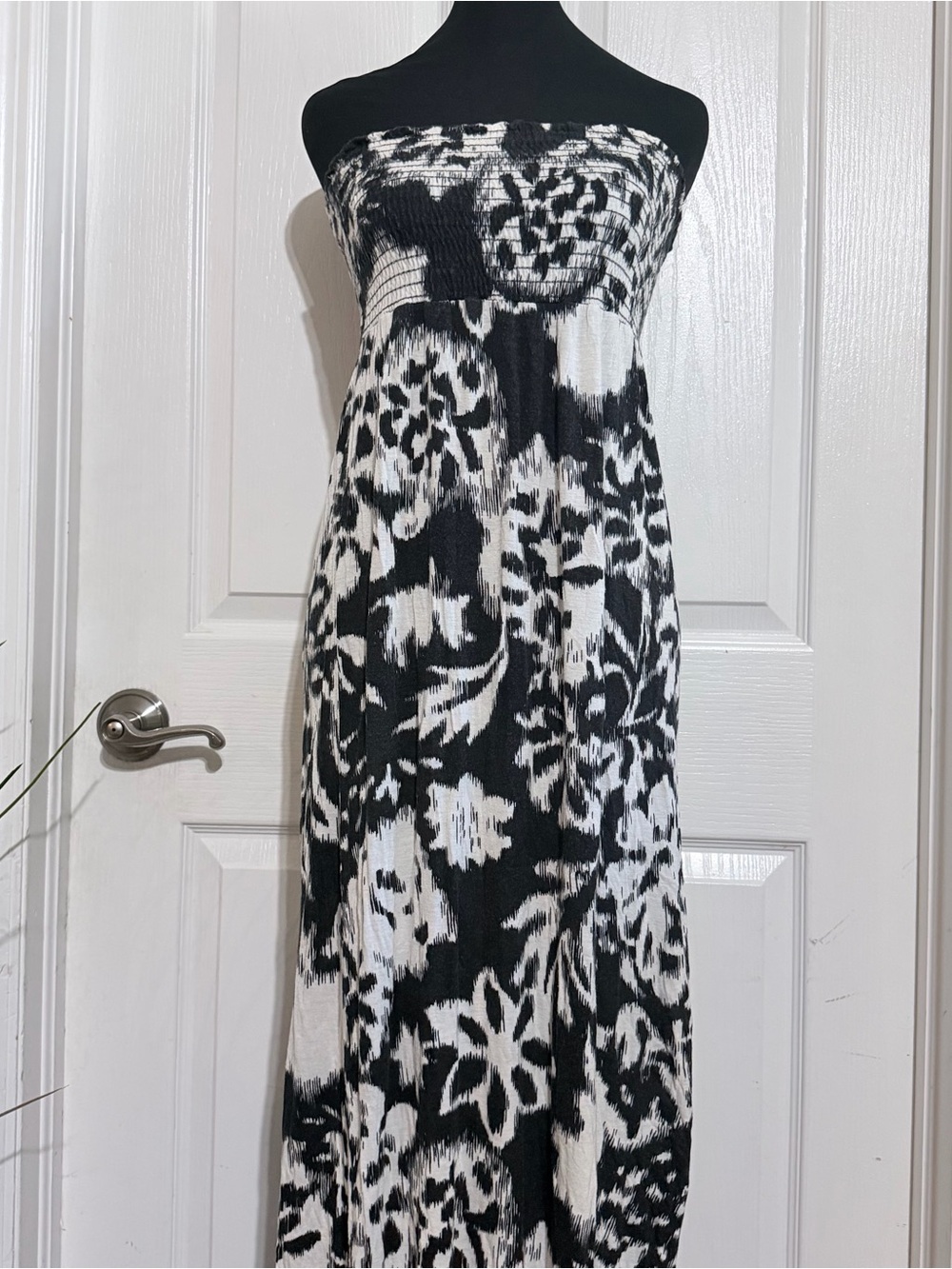 2b Bebe black and white maxi strapless dress